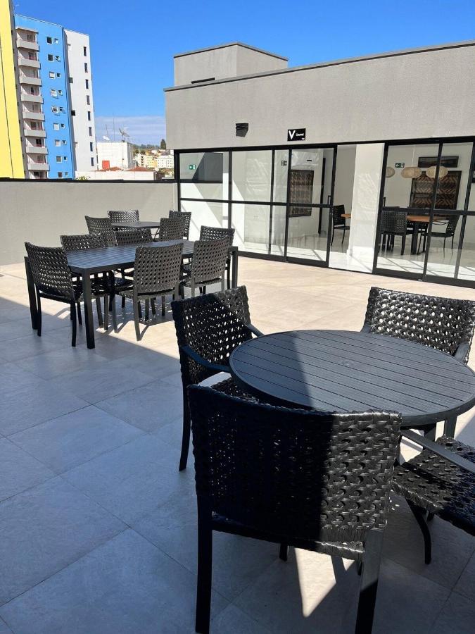 Estudio Moderno Na Localizacao De Pocos *